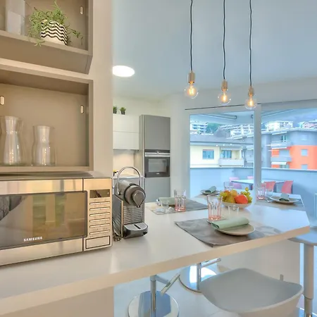Apartman Quadrifoglio Apartment With Terrace - Happy Rentals Lugano