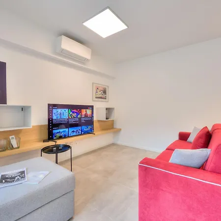 Quadrifoglio Apartment With Terrace - Happy Rentals