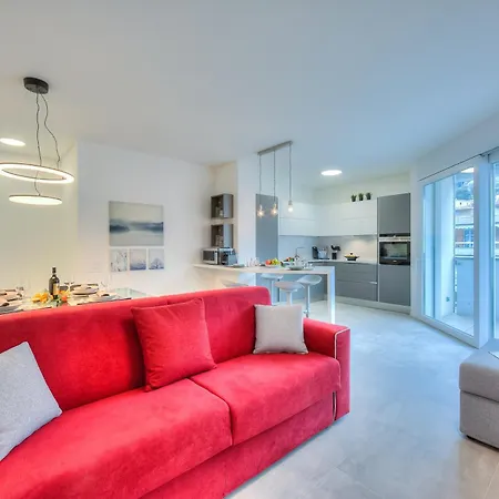 Quadrifoglio Apartment With Terrace - Happy Rentals *