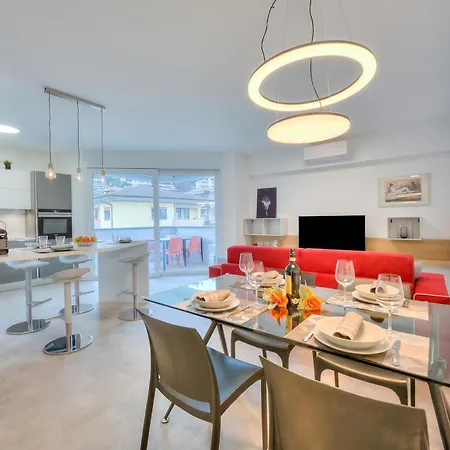Quadrifoglio Apartment With Terrace - Happy Rentals