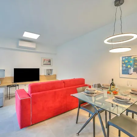 Quadrifoglio Apartment With Terrace - Happy Rentals Διαμέρισμα Λουγκάνο